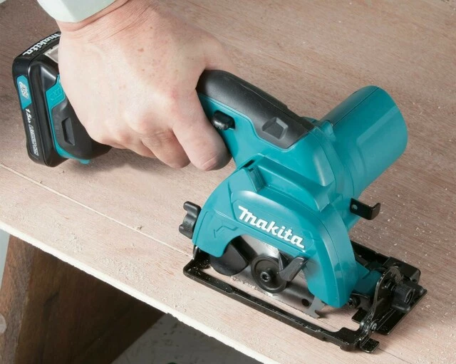 makita hs301dz cordless mini circular saw